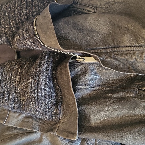 Leather Moto Jacket Medium - Picture 5 of 13